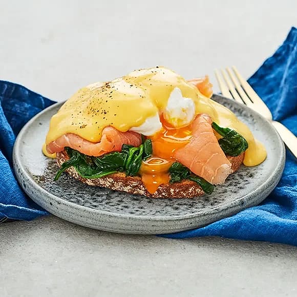 Ägg Florentine- pocherat ägg med kallrökt lax och spenat