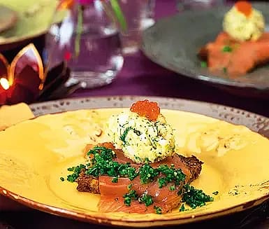 Ägg- och räkröra med gravlax