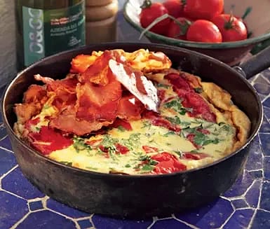 Äggkaka med paprika och krispig skinka
