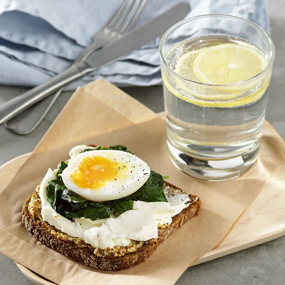 Äggmacka med spenat och färskost