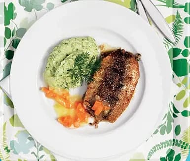 Ansjovis- och dillfylld strömming med grönt mos och morotssky