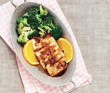 Apelsinbakad tofu med ingefära och sesambroccoli