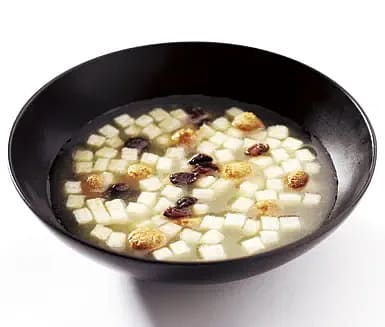 Äppelsoppa med mandelbiskvier