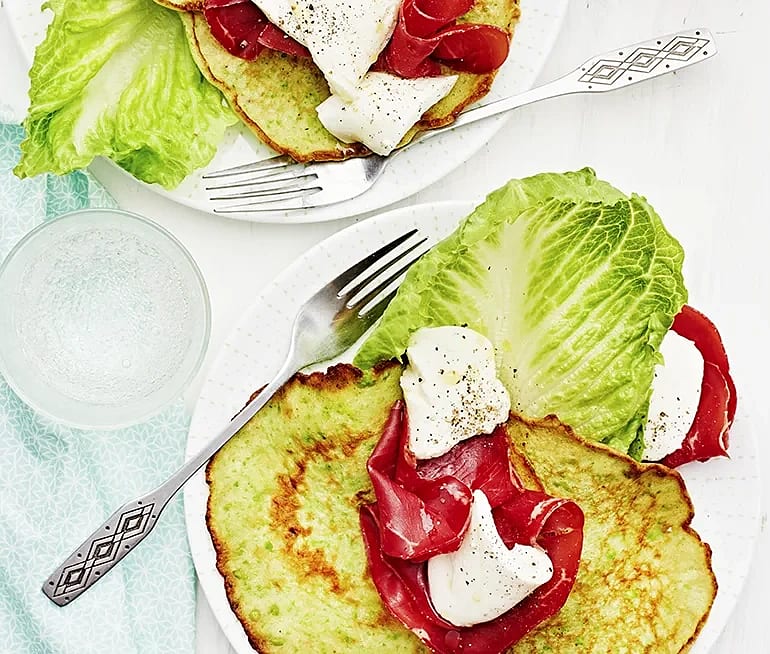 Ärtplättar med mozzarellasallad