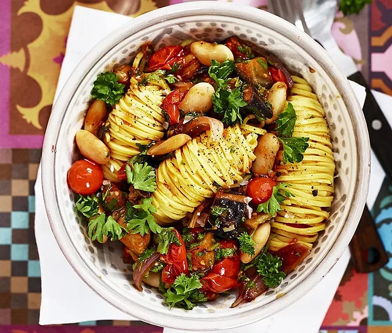 Auberginepasta med tomat och örter