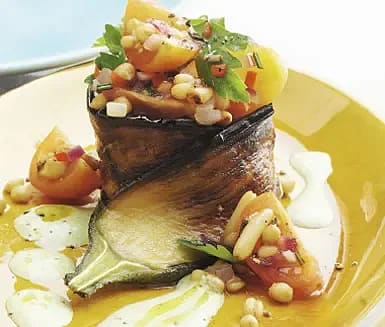 Auberginesnurror med mynta- och tahinisås