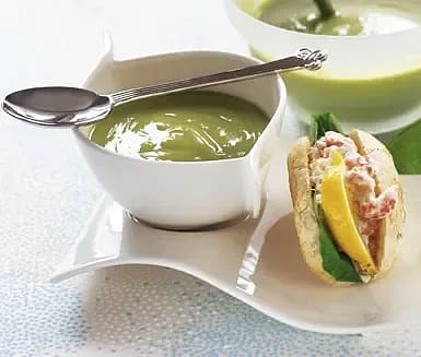 Avokadosoppa med skaldjursbaguette