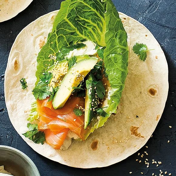 Avokadowrap med lax och färskostwasabi