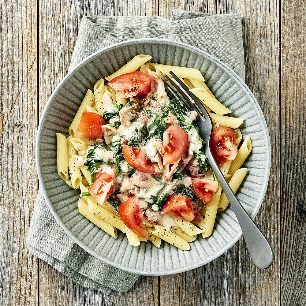 Bacon- och spenatpasta med prästost