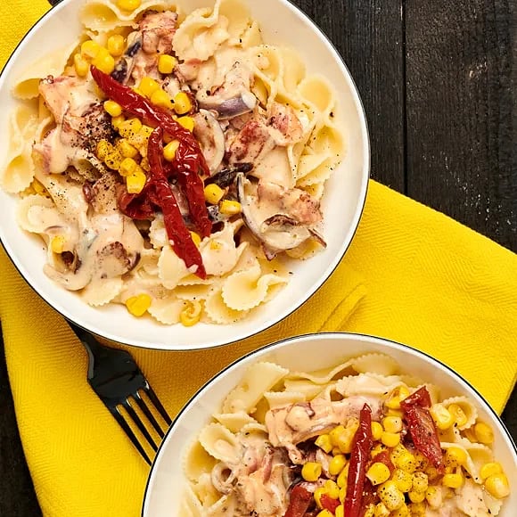 Baconpasta med majssallad