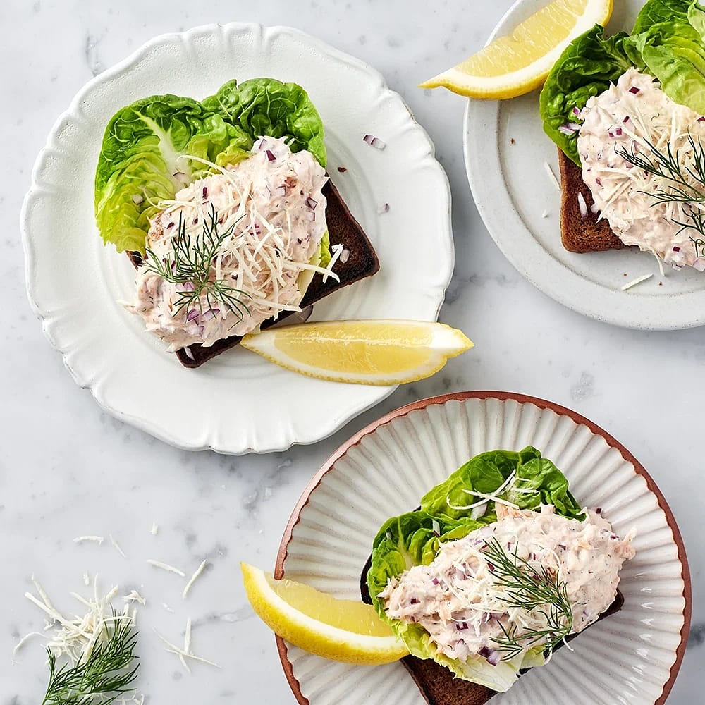 Baguette med rökt fisk och ägg