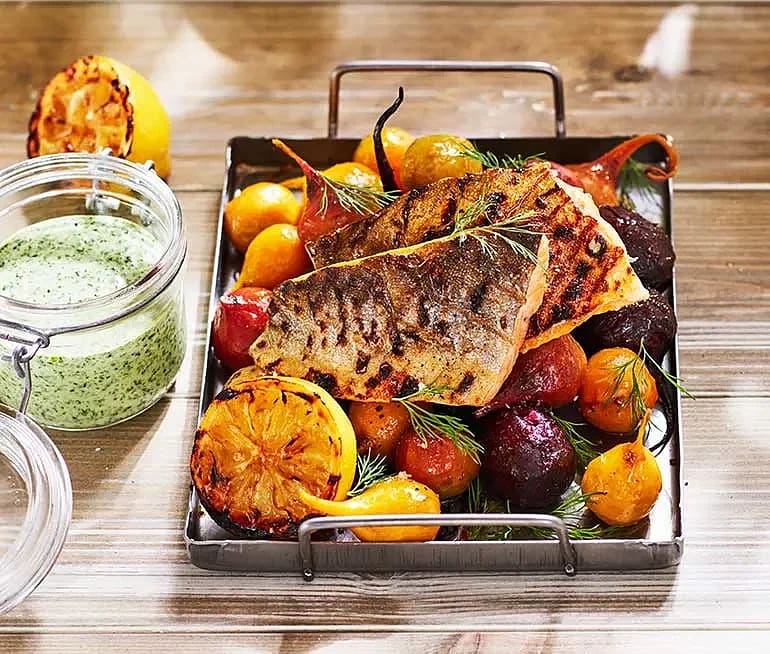 Bakade betor med ramslöksaioli och grillad röding