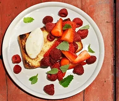 Bärbruschetta med citrusmascarpone