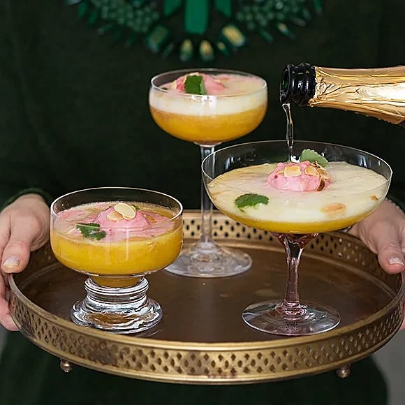 Bellinifloat med persika och hallon