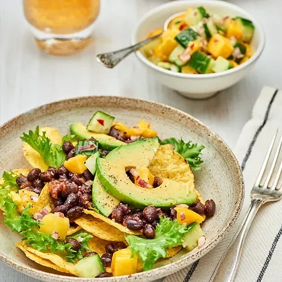 Bönröra med nachos och mangosalsa