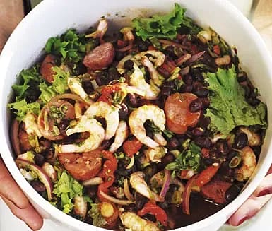 Bönsallad med räkor och varm chorizo