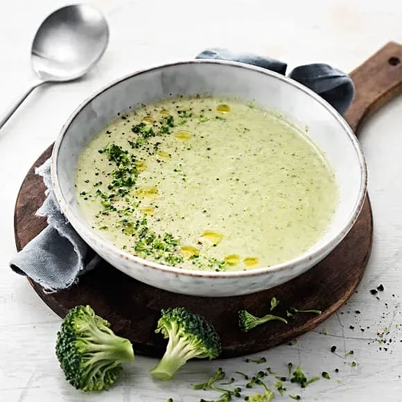 Broccolisoppa med baconost