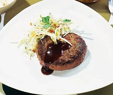 Burgare med päronsallad
