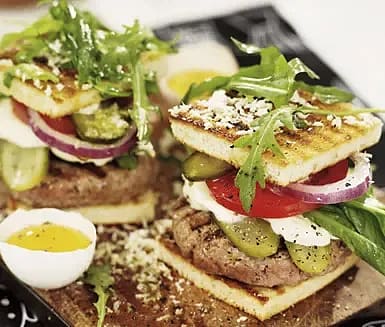 Burgare med pepparrotsmajonnäs