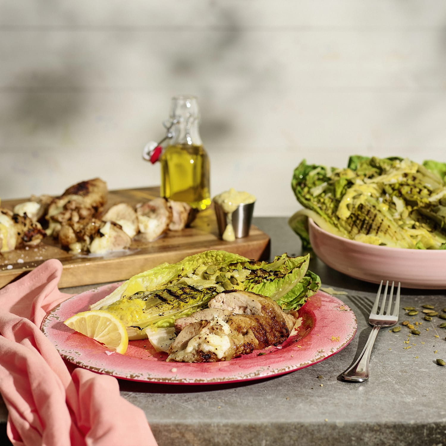 Caesarsallad med mozzarellafylld kyckling