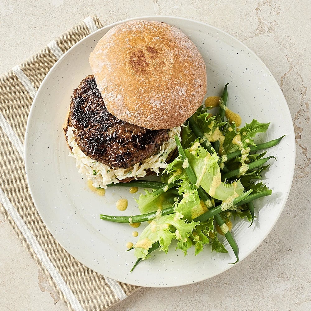 Champinjonburgare med krämig surkål