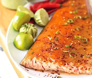 Chili- och limepiffad varmrökt lax