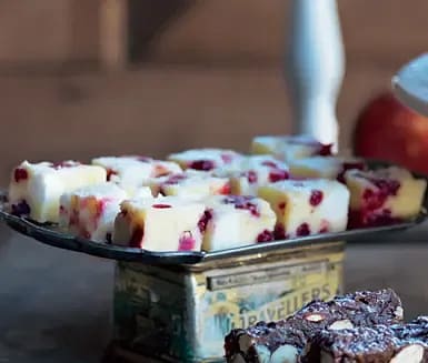 Chokladrutor med lingon och marshmallows