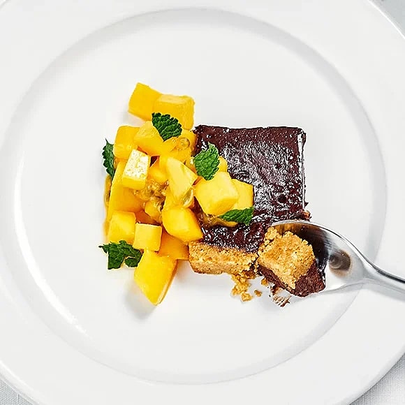 Chokladterrin med mango och passionsfrukt
