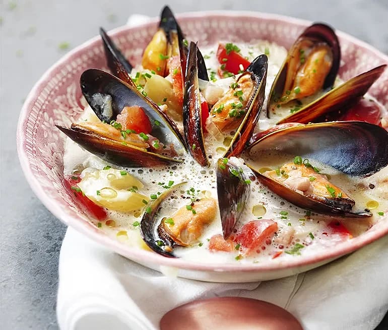 Clam and cod chowder