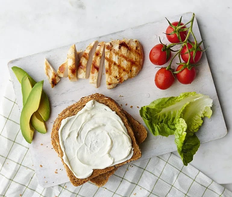 Club Sandwich med färskost och kycklingfilé