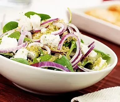 Couscous med pesto, spenat och feta