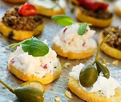 Crostini med ricotta
