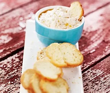 Crostini med tapenadedip