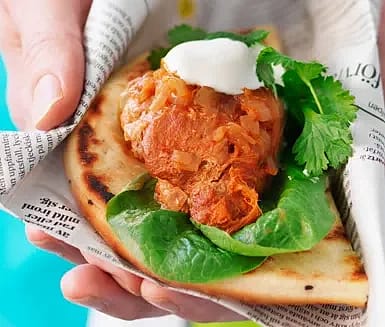 Curry pulled pork i naanbröd