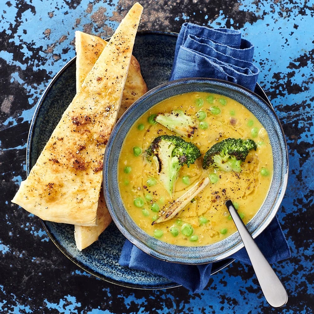 Dahl med mynta, ärtor och broccoli