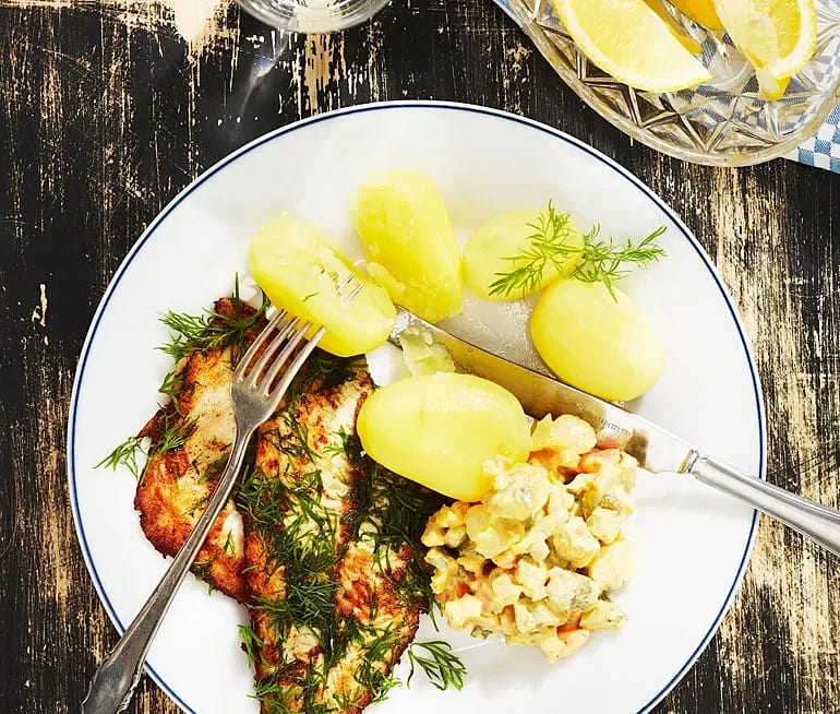Dillstekt spätta med pickles i crème fraiche