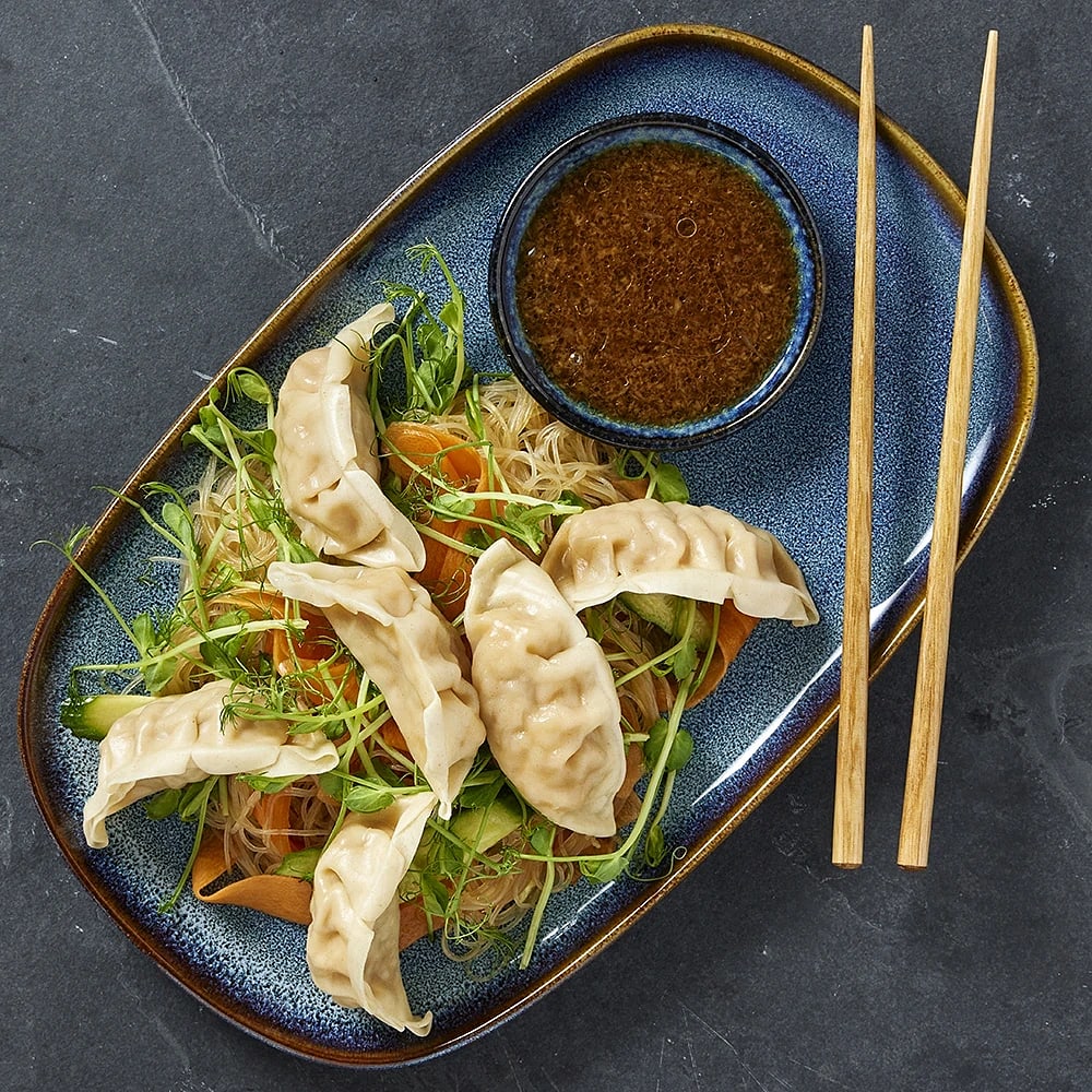 Dumplings med ingefärsdipp och ärtskott