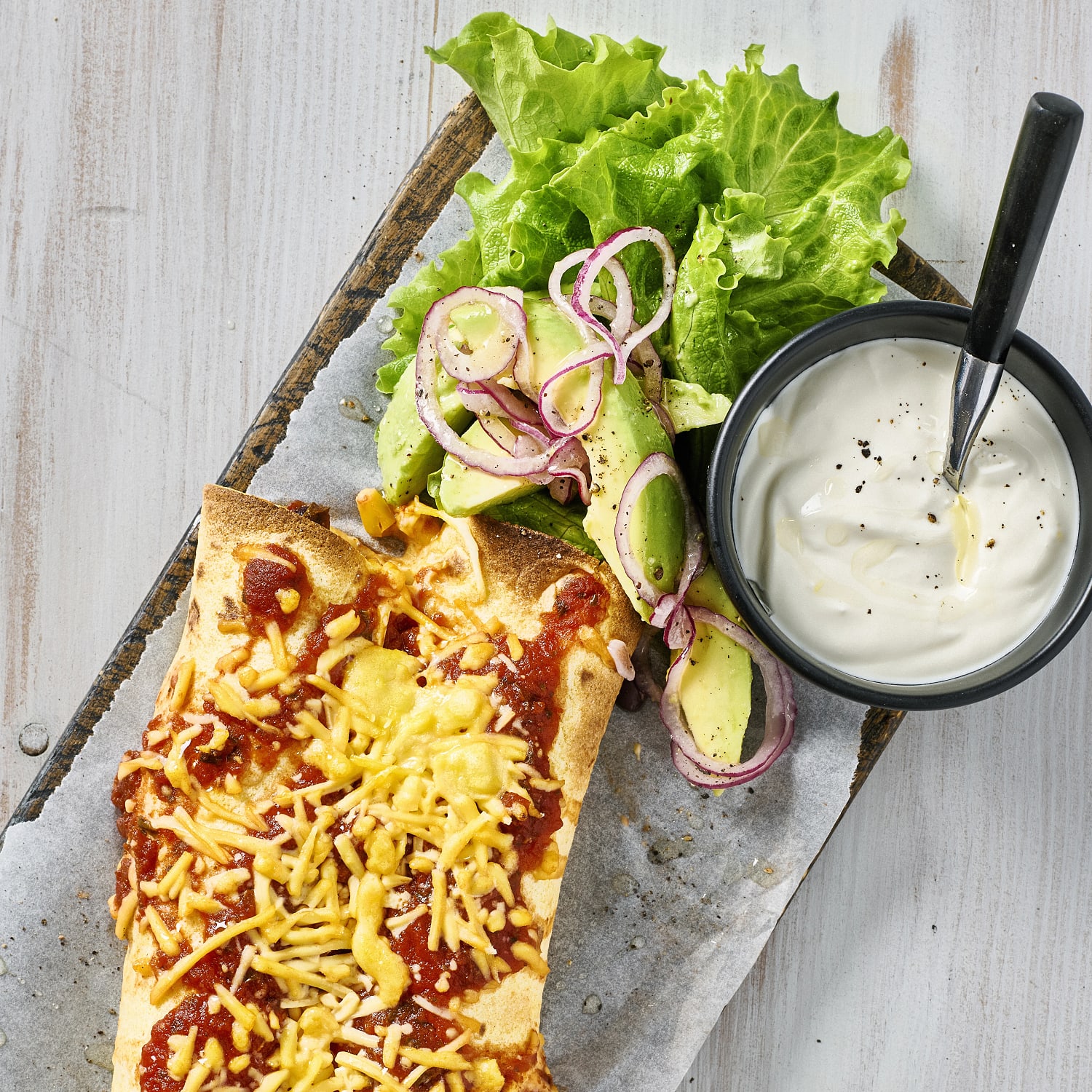 Enchiladas med avokadosallad