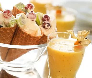 Exotiska fruktstrutar med vanilj och Fruktsmoothie