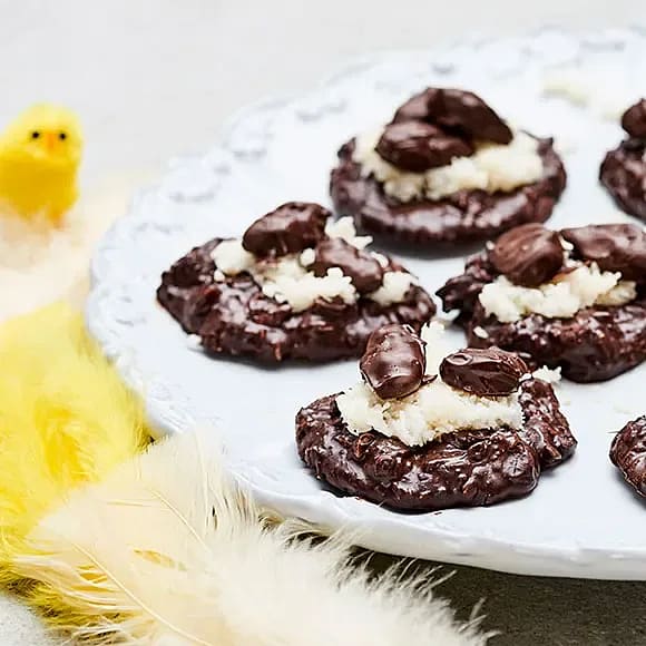 Fågelbon i kokos med chokladägg