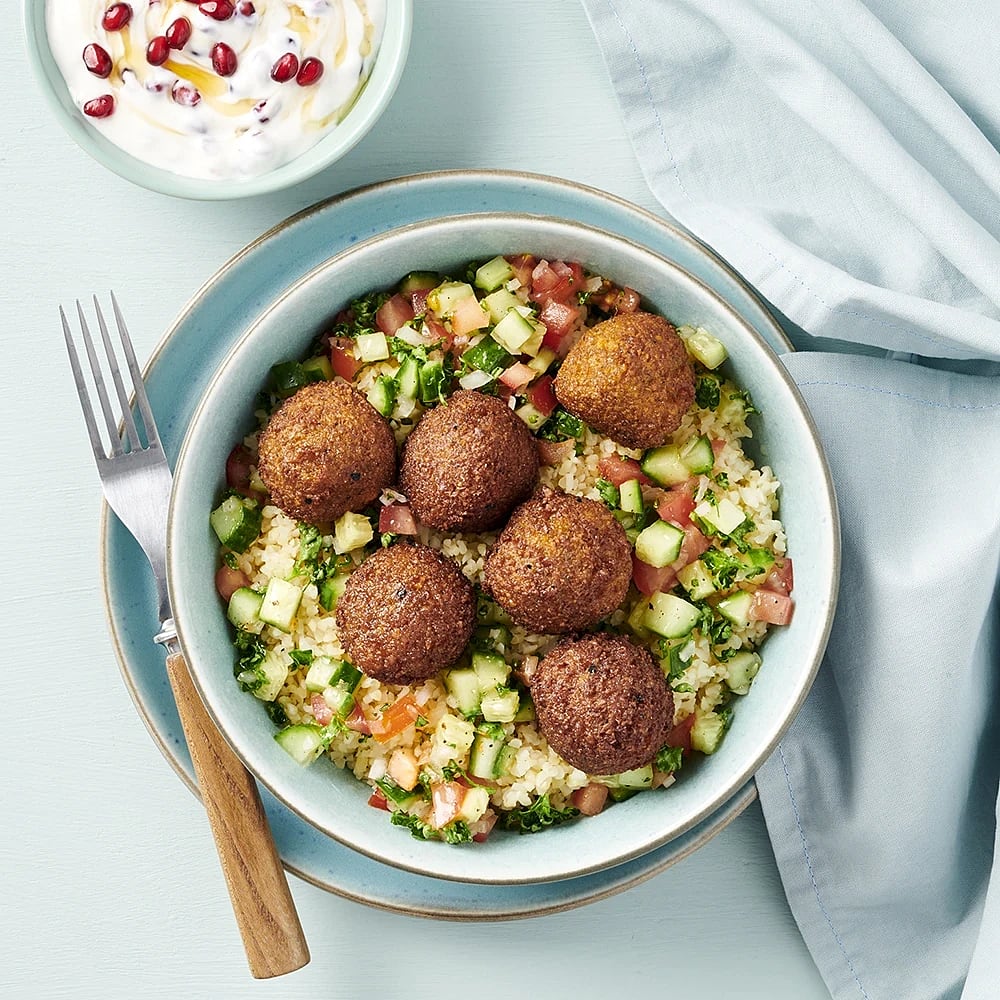 Falafel med gurktabbouleh och granatäppleyoghurt