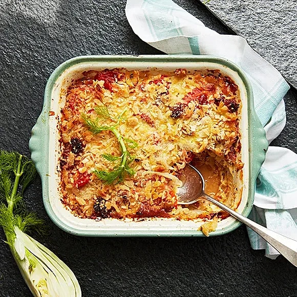 Fänkålsgratäng med salsiccia och tomat