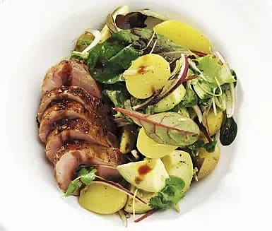 Faringriljerad fläskfilè med primörsallad