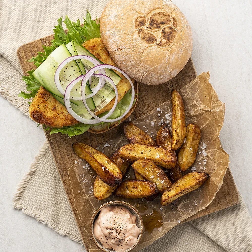 Fisk-ish burgare med klyftpotatis
