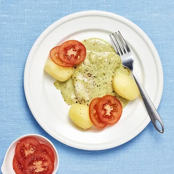 Fiskgratäng med pesto och tomat