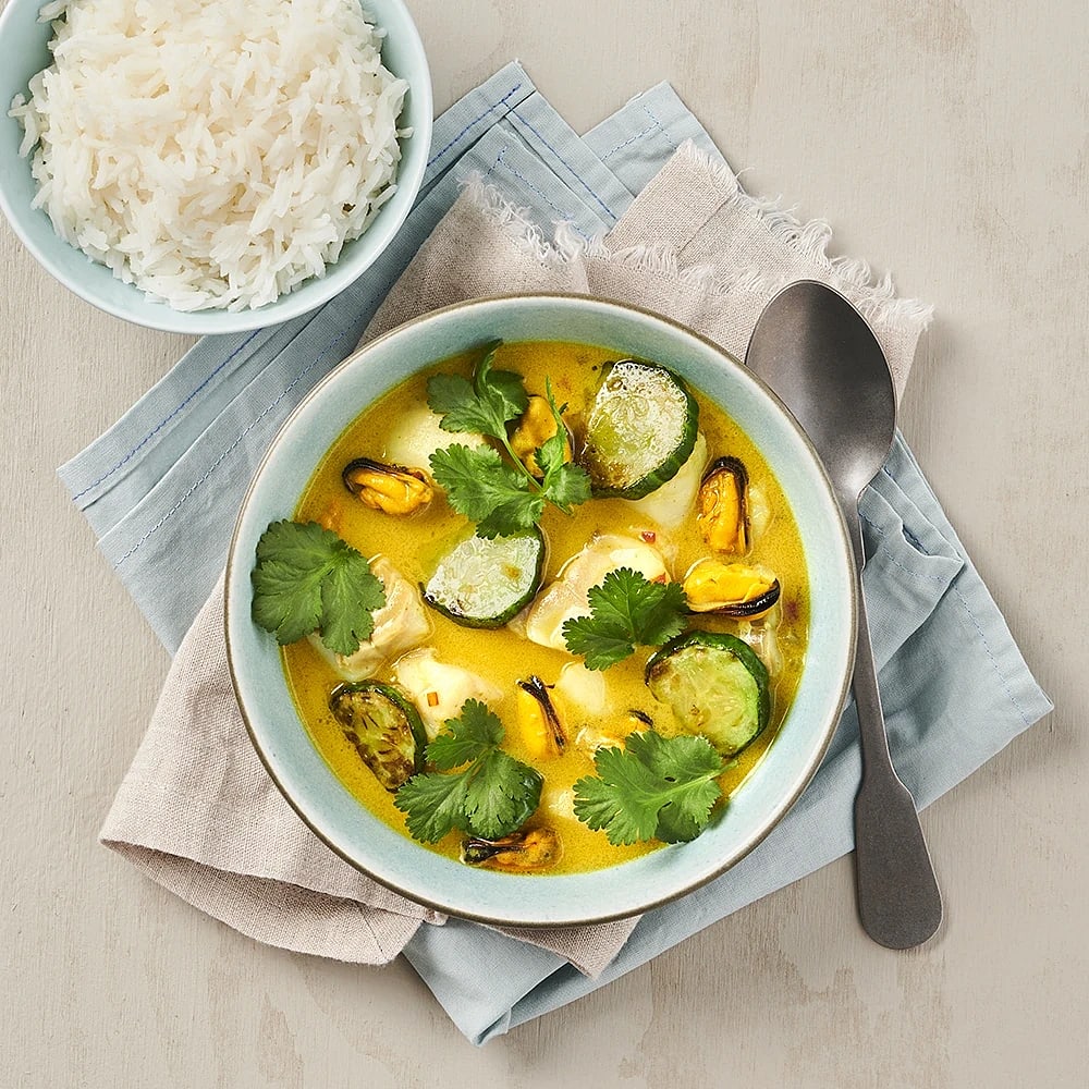 Fiskgryta med musslor i currykokosmjölk