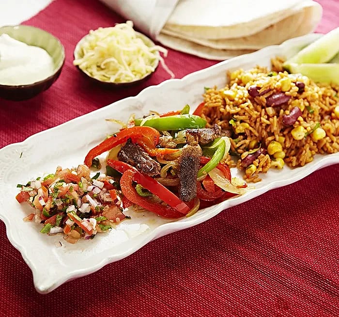Fläskfajitas med mexikanskt festris och pico de gallo