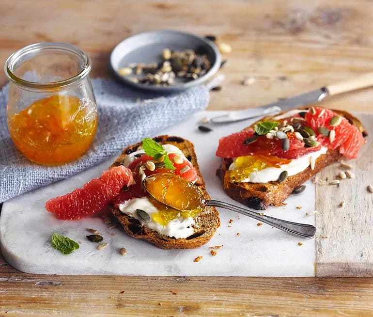 Frukosttoast med grapefrukt