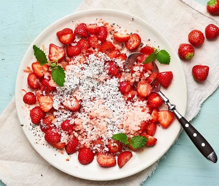 Fryst riven drakfrukt och vattenmelon