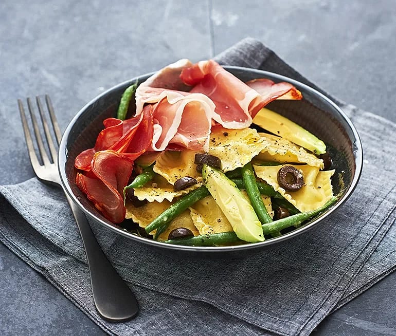 Fylld pasta med charkuterier